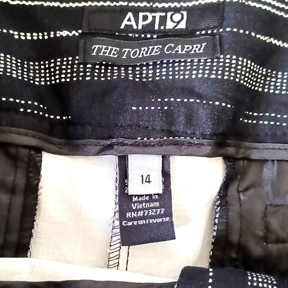 APT. 9  Black & White Torie Capri - Picture 6 of 7